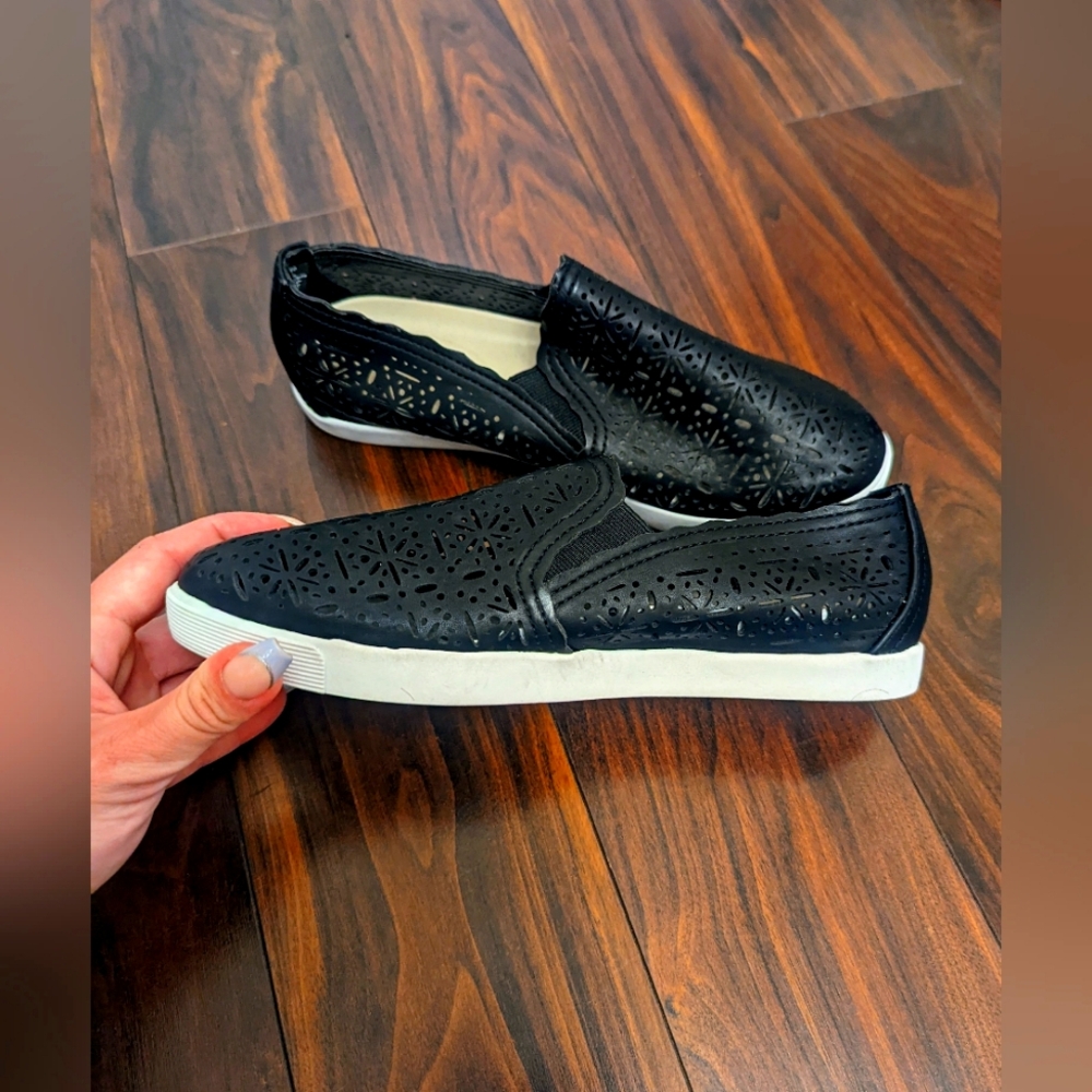 Brand New Solesenseability Memory Foam Flats Size 6